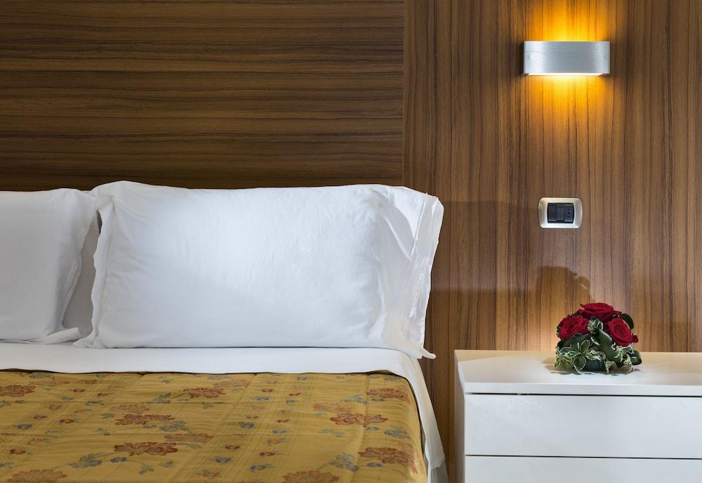 Hotel Parigi บิบิโอเน ภายนอก รูปภาพ