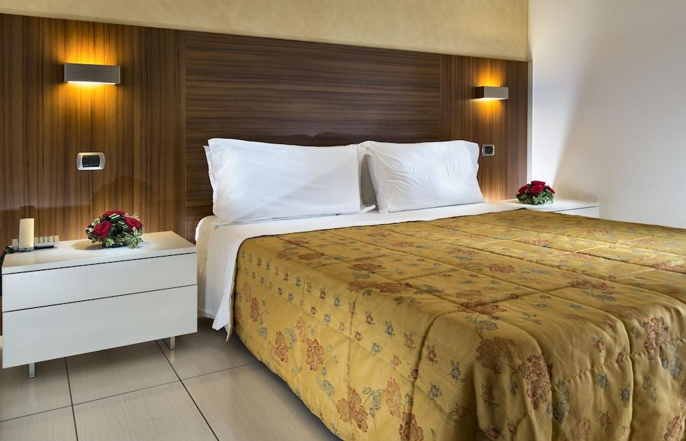 Hotel Parigi บิบิโอเน ภายนอก รูปภาพ