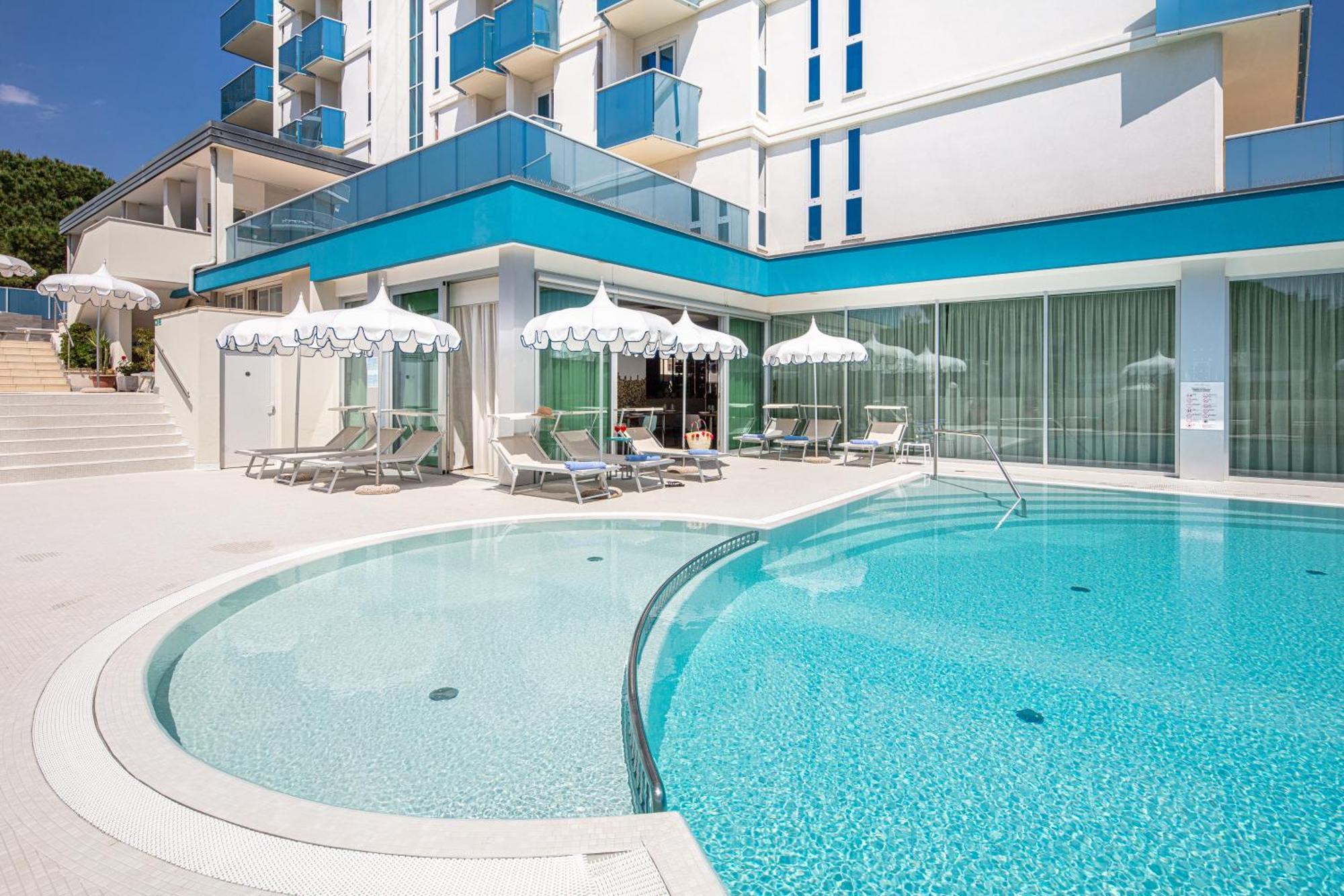 Hotel Parigi บิบิโอเน ภายนอก รูปภาพ