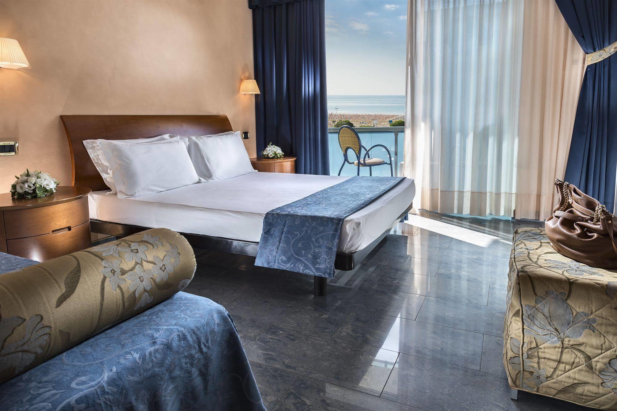 Hotel Parigi บิบิโอเน ภายนอก รูปภาพ
